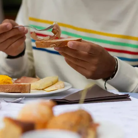 & Ristorante Dovich 3* مالغا شابيلا